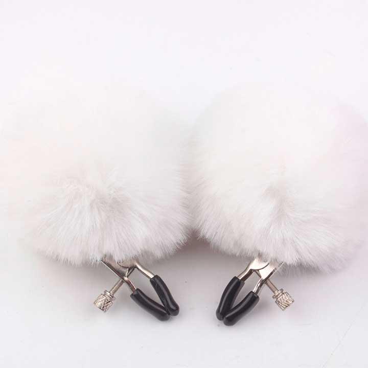 Зажимы для сосков с мехом "Pom Pom Nipple Clamps" - Белый – Садо-мазо